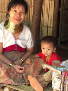 Minoritetsbyn i Chiang Rai i Thailand